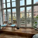Relax-Wohnung Mit Balkon Ueber Die Weisse Elster