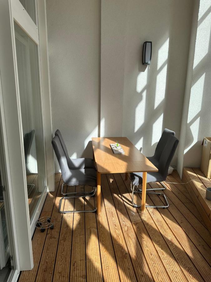 Relax-wohnung Mit Balkon Ueber Weisse Elster *