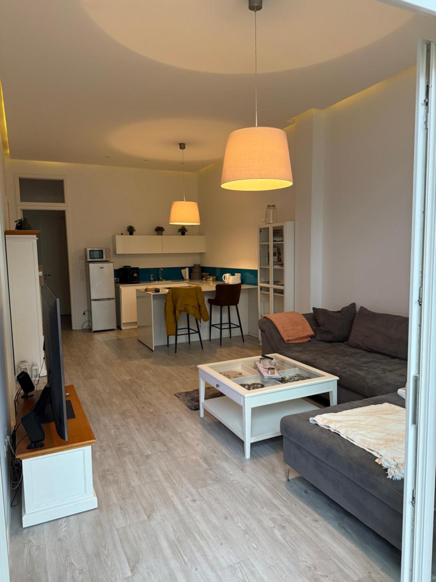 Apartment Relax-wohnung Mit Balkon Ueber Weisse Elster *